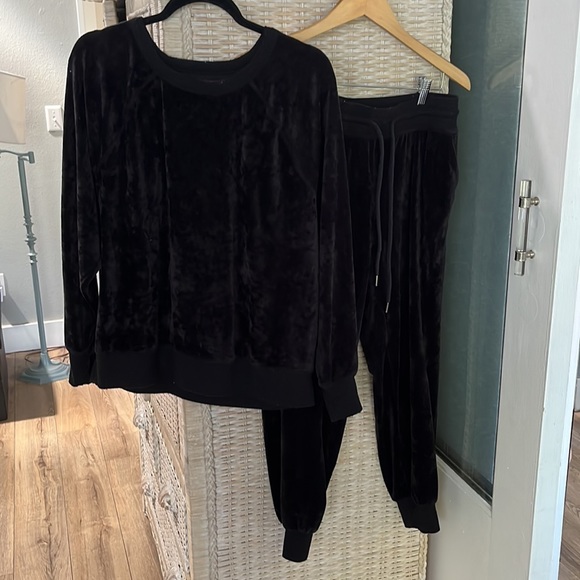 Lou and Grey sweat suit, large top with medium pants - Picture 3 of 3